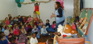 Roda de Leitura visita escolas em maio