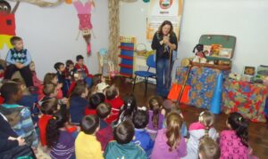 Roda de Leitura visita escolas em maio