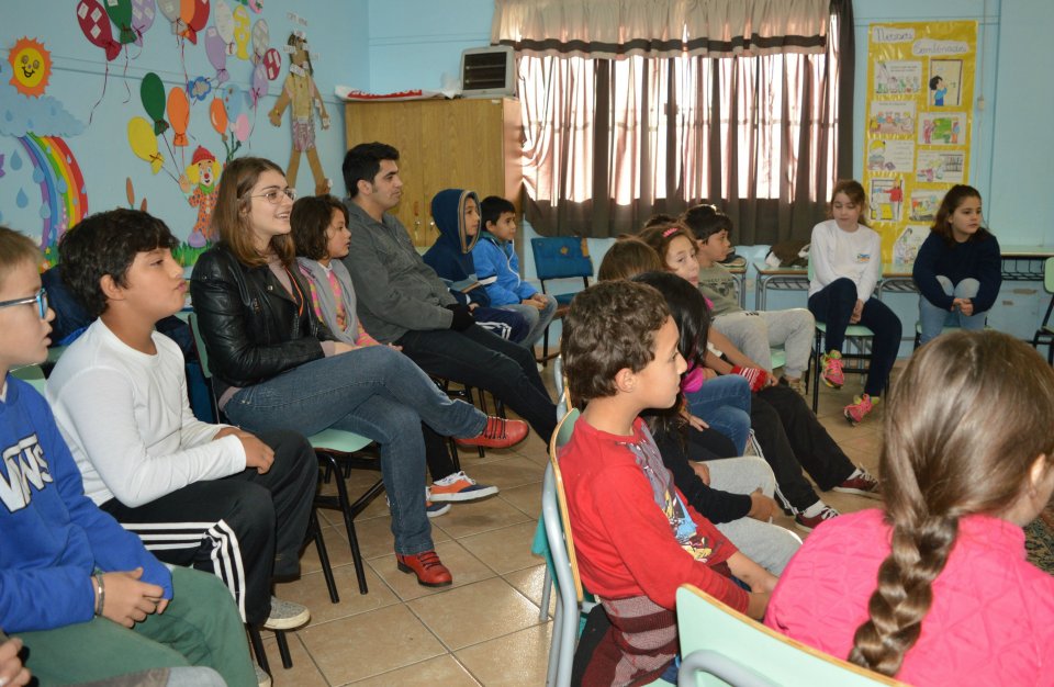 Roda de Leitura visita escolas em maio