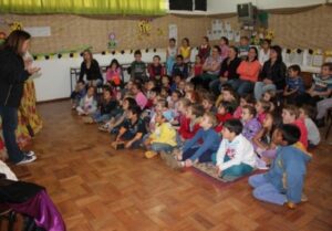 HÁ UM VERDADEIRO TESOURO DE HISTÓRIAS QUE ABRE AS PORTAS DO IMAGINÁRIO...