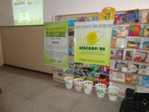 ATIVIDADES DA TURMINHA DA RECICLAGEM-RS ENVOLVEM ALUNOS E PROFESSORES