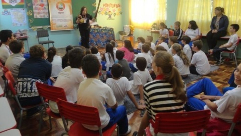 RODA DE LEITURA ESTIMULA O GOSTO PELA LEITURA E A FORMAÇÃO DE LEITORES