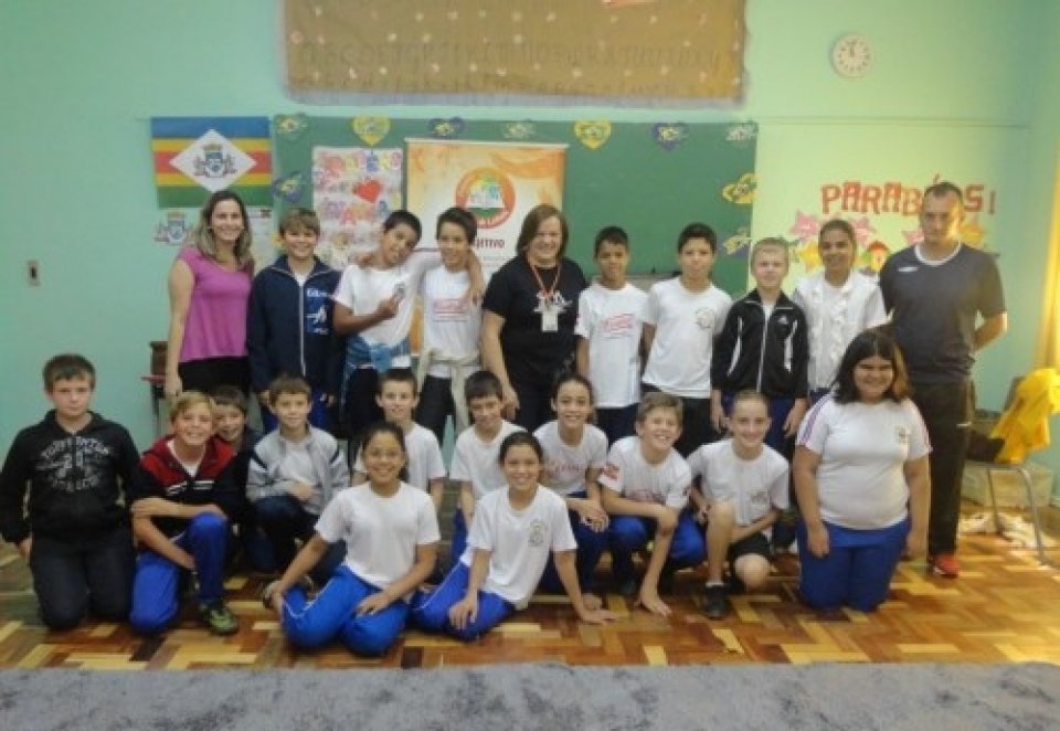 RODA DE LEITURA ESTIMULA O GOSTO PELA LEITURA E A FORMAÇÃO DE LEITORES