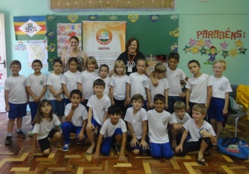 RODA DE LEITURA ESTIMULA O GOSTO PELA LEITURA E A FORMAÇÃO DE LEITORES