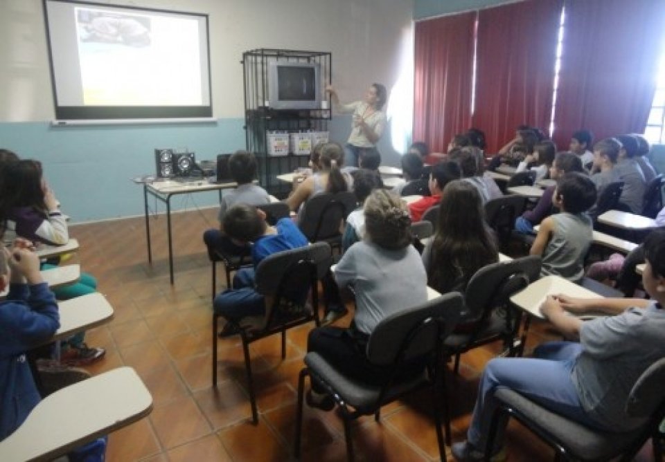 ALUNOS EMPOLGADOS COMO SEMPRE COM A TURMINHA DA RECICLAGEM