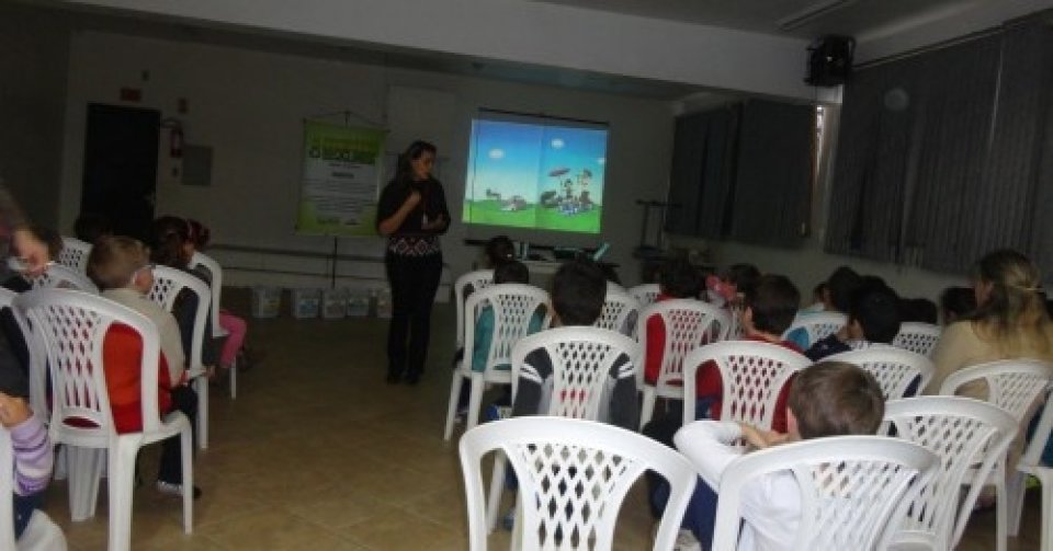 CADA DIA A NATUREZA PRODUZ O SUFICIENTE PARA NOSSA CARÊNCIA...