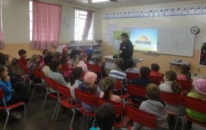 CADA DIA A NATUREZA PRODUZ O SUFICIENTE PARA NOSSA CARÊNCIA...