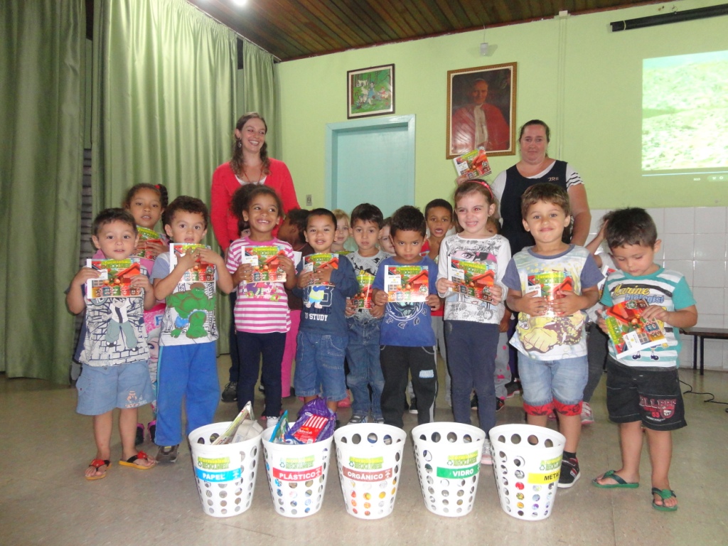 A Turminha da Reciclagem realiza atividades em diversas escolas do Rio Grande do Sul