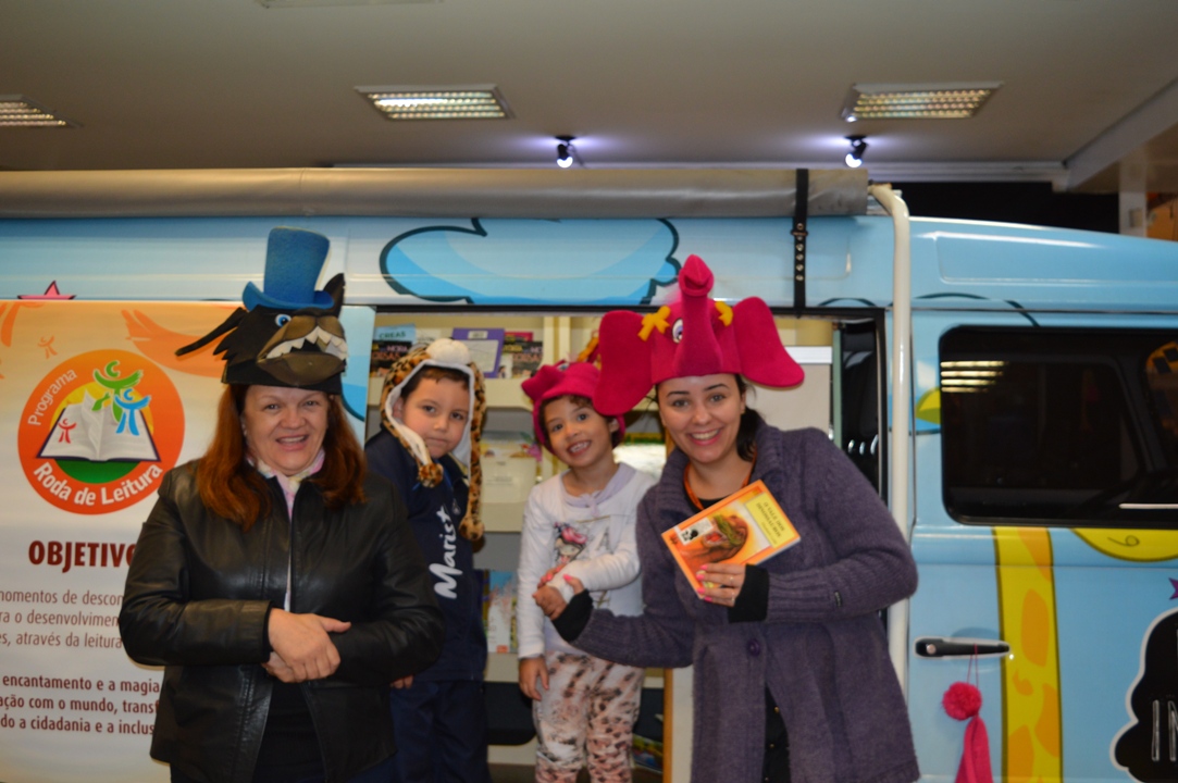 Programas da Falb promovem momentos de descontração em supermercado