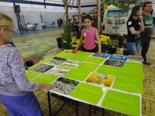 A TURMINHA DA RECICLAGEM E CONTAÇÃO DE HISTÓRIA JUNTAS NO RECESSO ESCOLAR