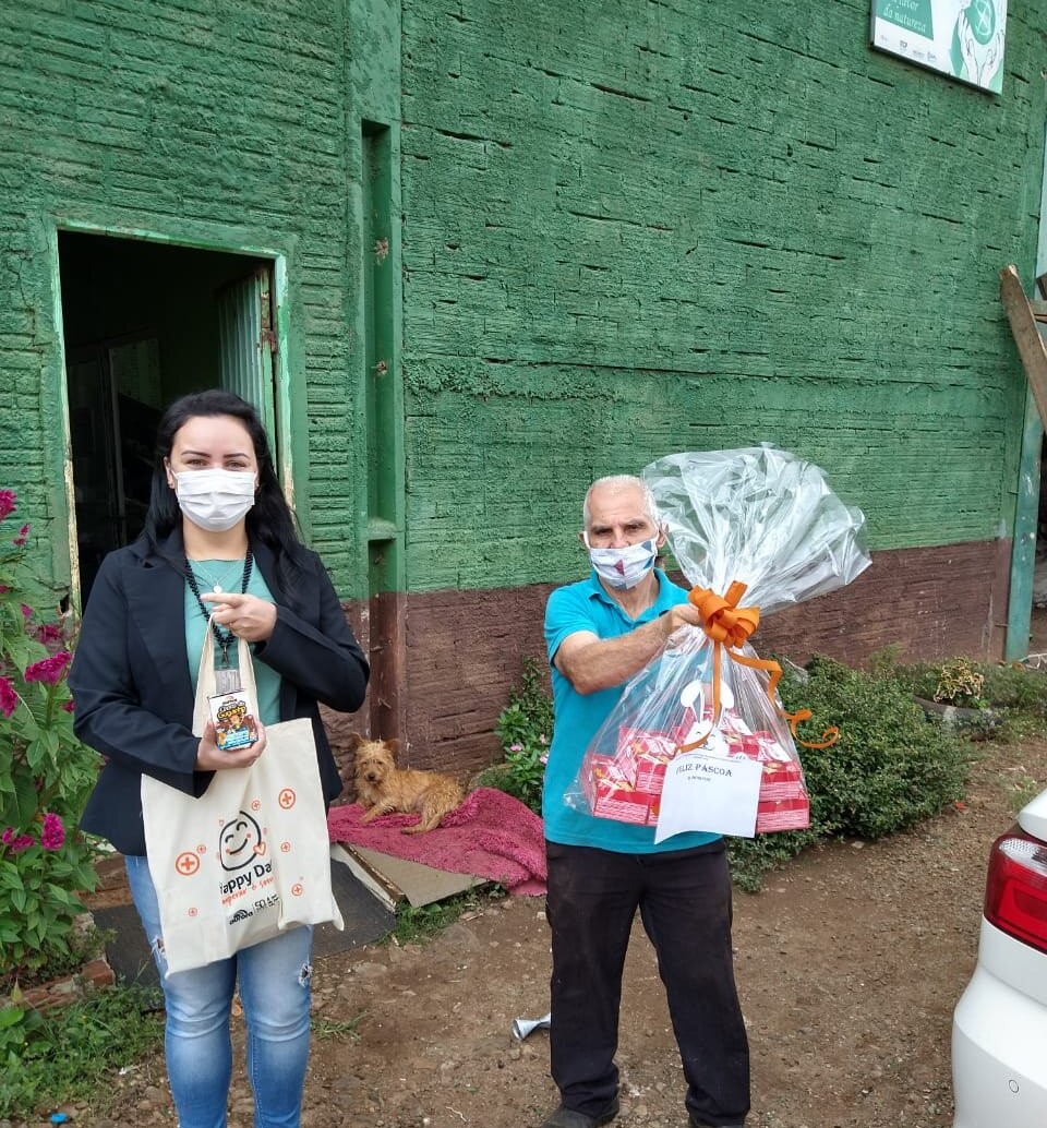 Páscoa da FALB distribui 250 caixas de bombons para crianças de Chapecó