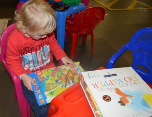 Roda de Leitura e A Turminha da Reciclagem na Cooperalfa em Chapecó (SC)