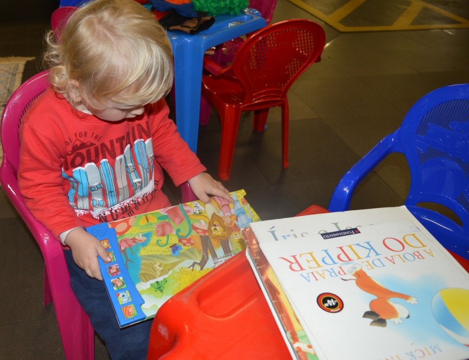 Roda de Leitura e A Turminha da Reciclagem na Cooperalfa em Chapecó (SC)