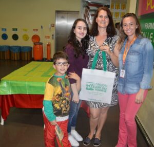 Roda de Leitura e A Turminha da Reciclagem na Cooperalfa em Chapecó (SC)