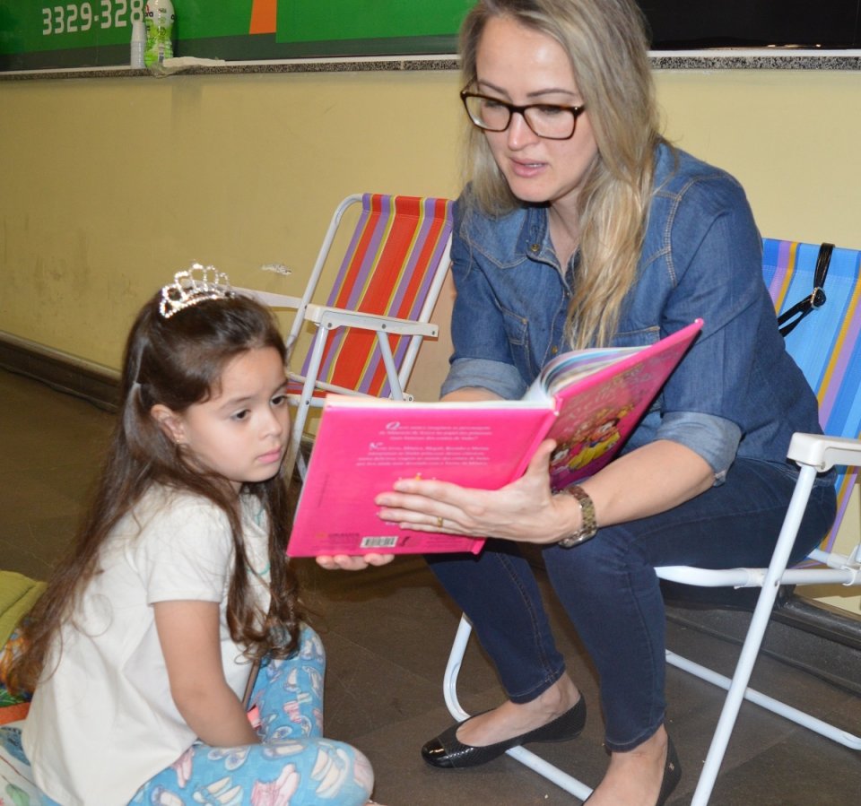 Roda de Leitura e A Turminha da Reciclagem na Cooperalfa em Chapecó (SC)