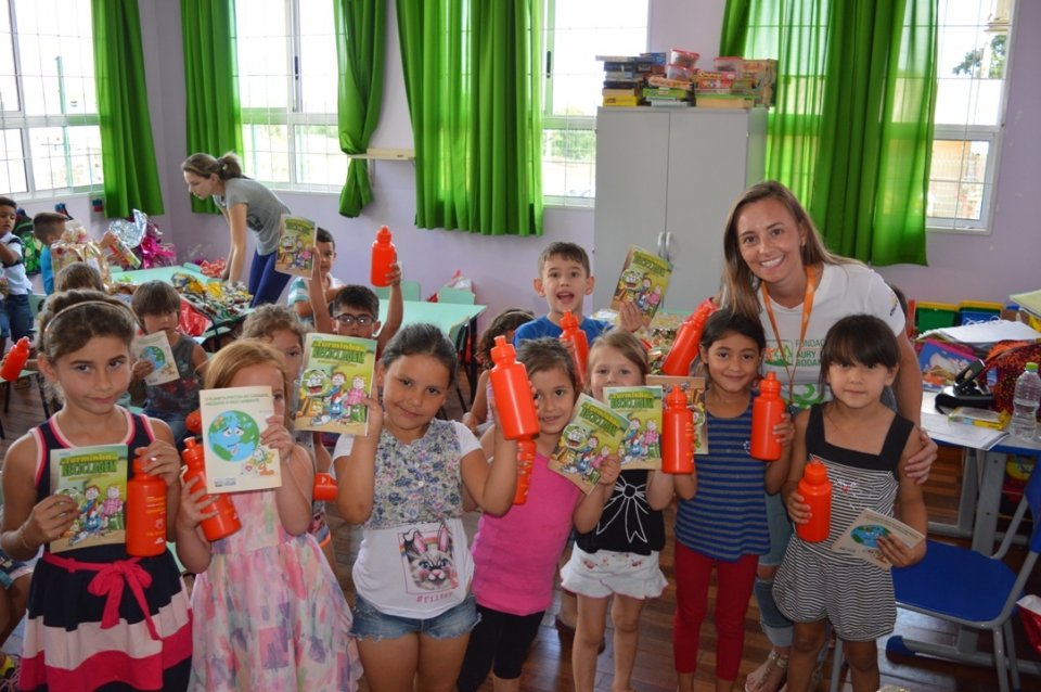 A Turminha da Reciclaglem no natal do CEIM