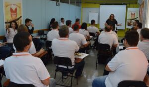 Filial de Vendas da Aurora em Chapecó (SC) recebe o programa Roda de Leitura