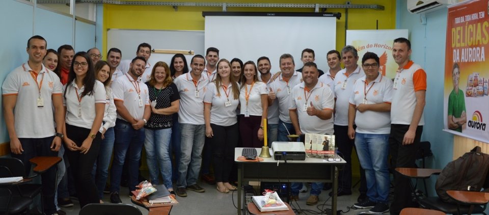 Filial de Vendas da Aurora em Chapecó (SC) recebe o programa Roda de Leitura