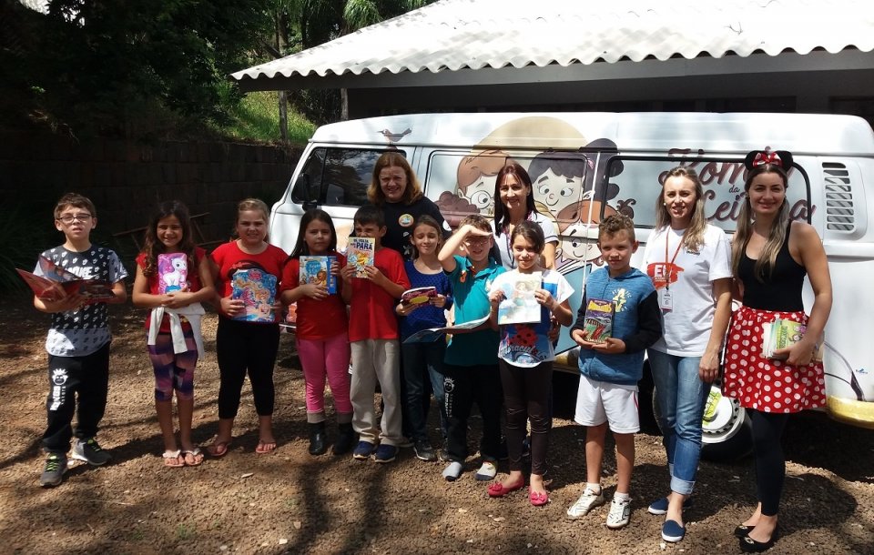 Contação de histórias com o programa Roda de Leitura em Guatambu (SC)