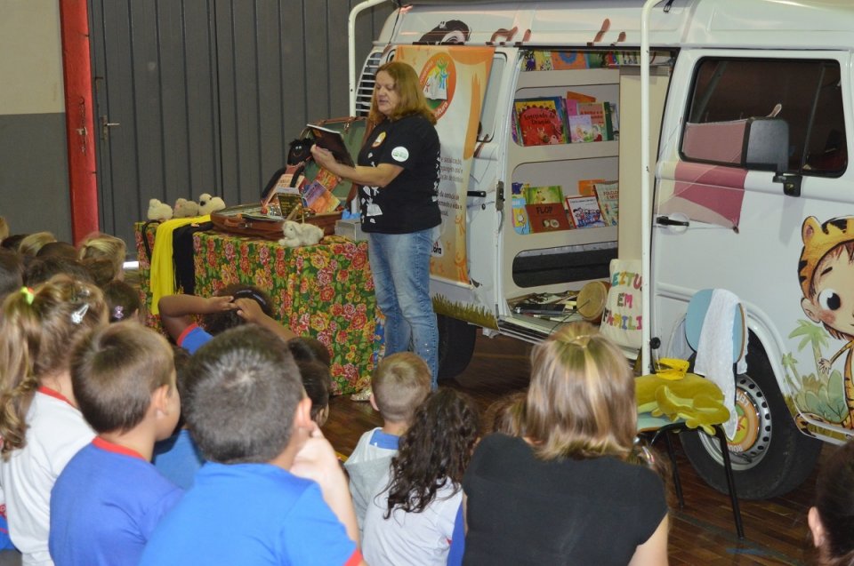Programa Roda de Leitura na Escola Emma Balke