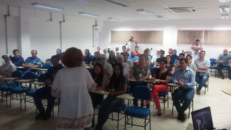 Violência doméstica em debate nas unidades da Aurora Alimentos