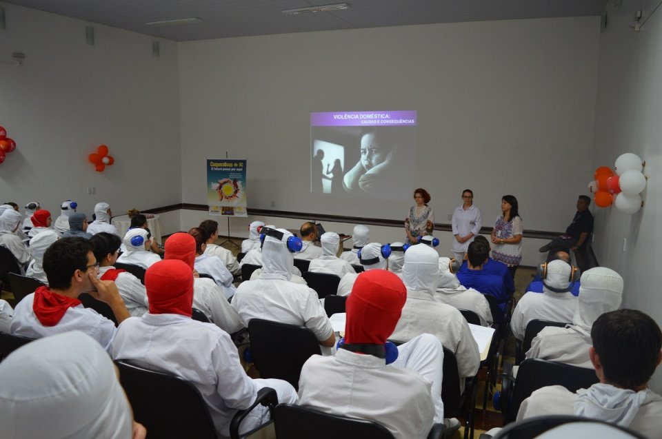 Violência doméstica em debate nas unidades da Aurora Alimentos