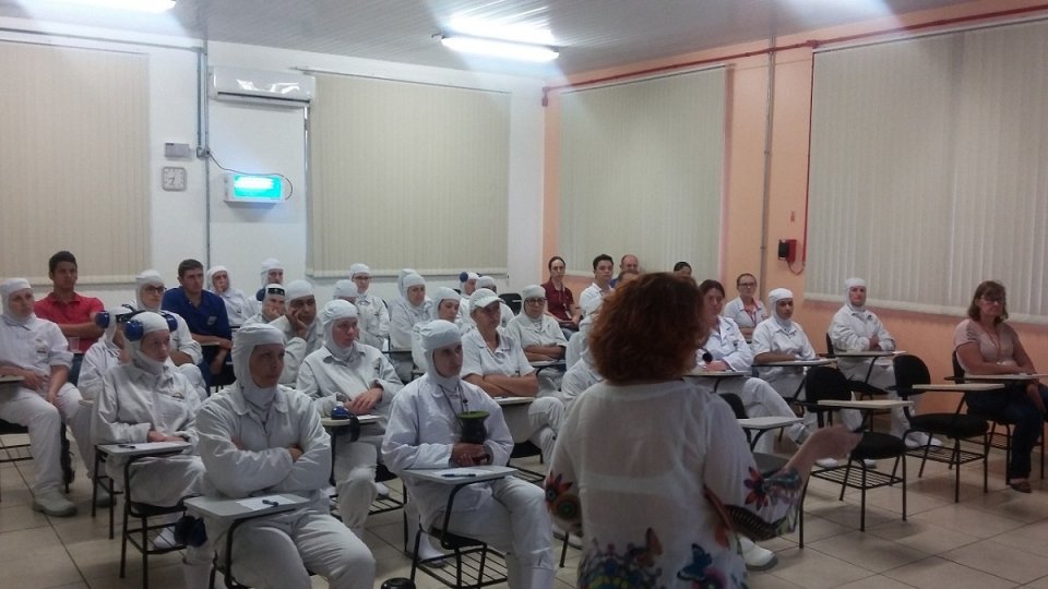 Violência doméstica em debate nas unidades da Aurora Alimentos