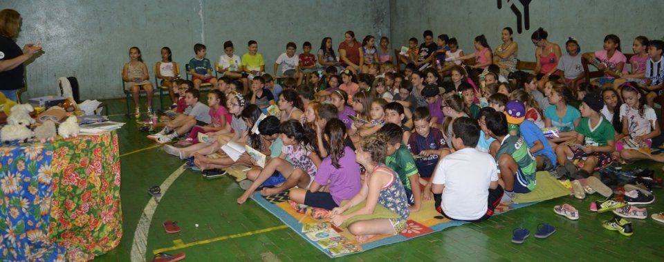 Programa Roda de Leitura contribui para o desenvolvimento da linguagem oral e escrita dos ouvintes