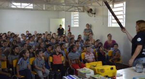 Programa Roda de Leitura contribui para o desenvolvimento da linguagem oral e escrita dos ouvintes