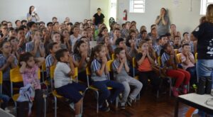 Programa Roda de Leitura contribui para o desenvolvimento da linguagem oral e escrita dos ouvintes