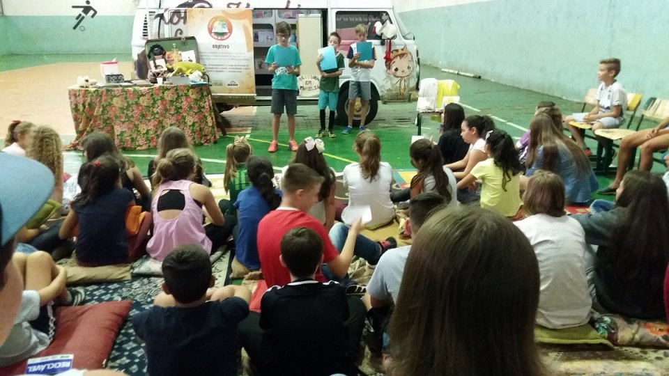 Programa Roda de Leitura contribui para o desenvolvimento da linguagem oral e escrita dos ouvintes