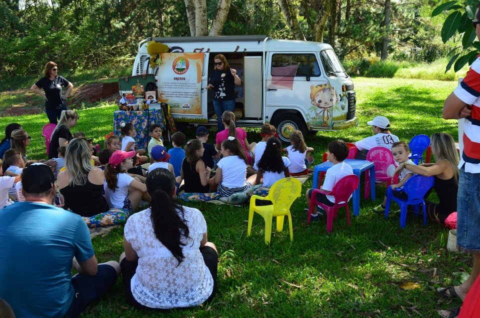 Programa Roda de Leitura contribui para o desenvolvimento da linguagem oral e escrita dos ouvintes