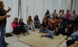 Programa Roda de Leitura leva contação de histórias, leitura e socialização a espaços