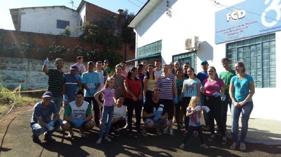 Voluntários revitalizam entidade em Chapecó (SC)