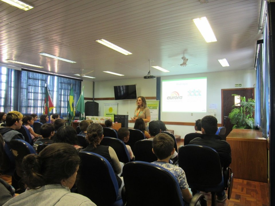 Programa Eco Cooperação leva educação ambiental aos espaços