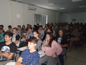 Cinema da prevenção no CIEE em Chapecó (SC)