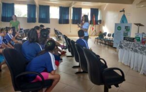 Multiplicadores do Programa Eco Cooperação participam de treinamento de reciclagem