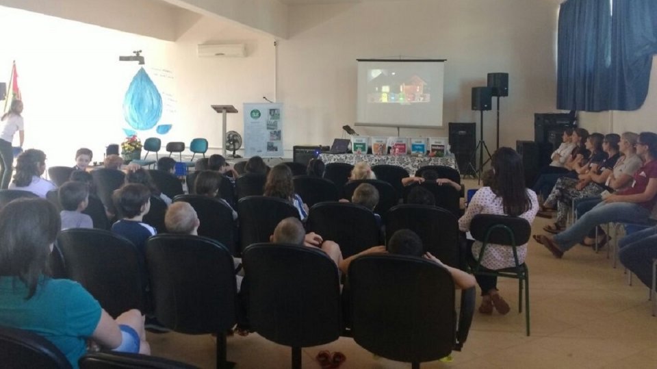 Multiplicadores do Programa Eco Cooperação participam de treinamento de reciclagem