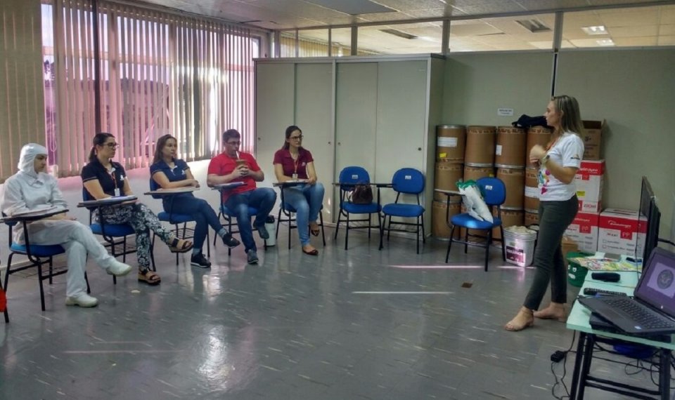 Multiplicadores do Programa Eco Cooperação participam de treinamento de reciclagem