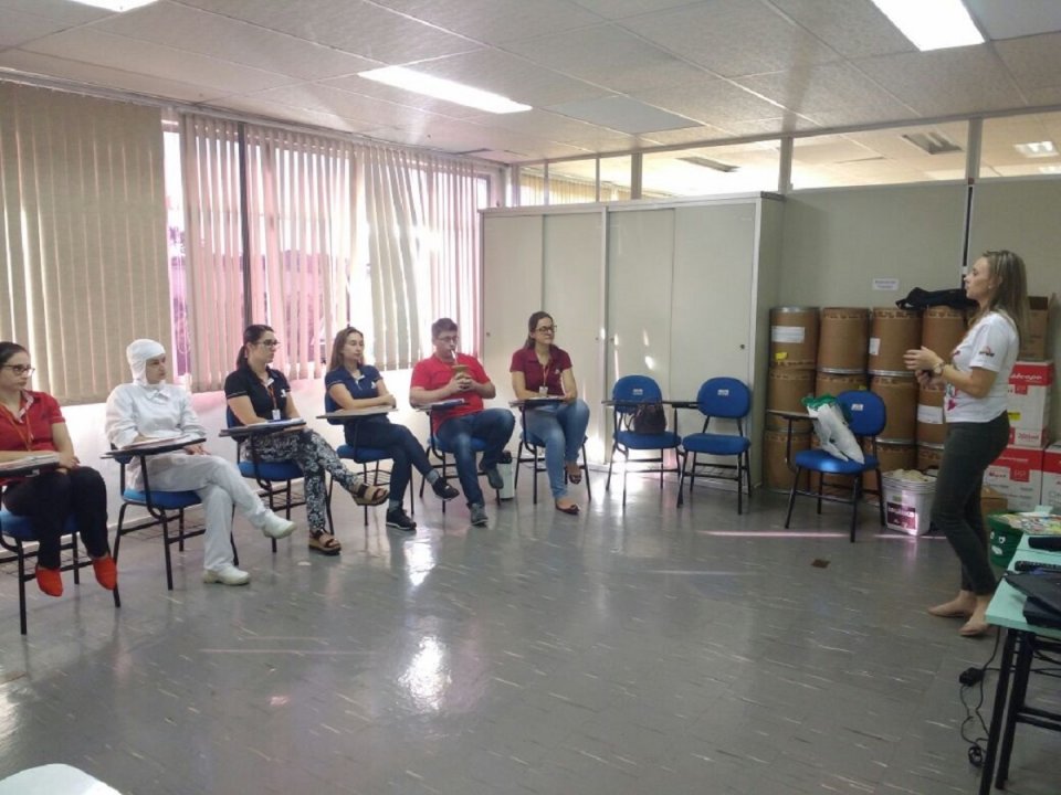 Multiplicadores do Programa Eco Cooperação participam de treinamento de reciclagem