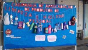 Voluntários realizam campanha de arrecadação de produtos de limpeza e higiene pessoal