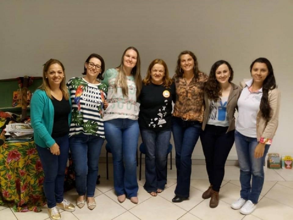 FALB realiza oficina de contação de histórias em Joaçaba (SC)