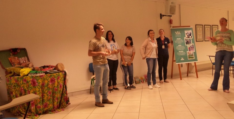 FALB realiza oficina de contação de histórias em Joaçaba (SC)