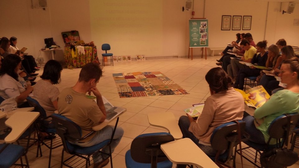 FALB realiza oficina de contação de histórias em Joaçaba (SC)