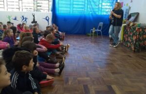 Literatura e contação de histórias com o Programa Roda de Leitura