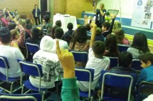 Literatura e contação de histórias com o Programa Roda de Leitura