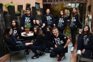 Alunos do Grupo Vozes do Corpo participam de festival de dança em Curitiba (PR)