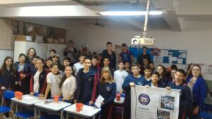 Cinema da Prevenção na Escola Milton Alves de Souza, em Sarandi (RS)