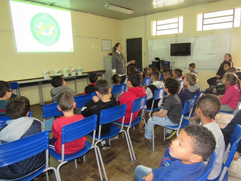 Eco Cooperação promovendo a preservação e a educação ambiental