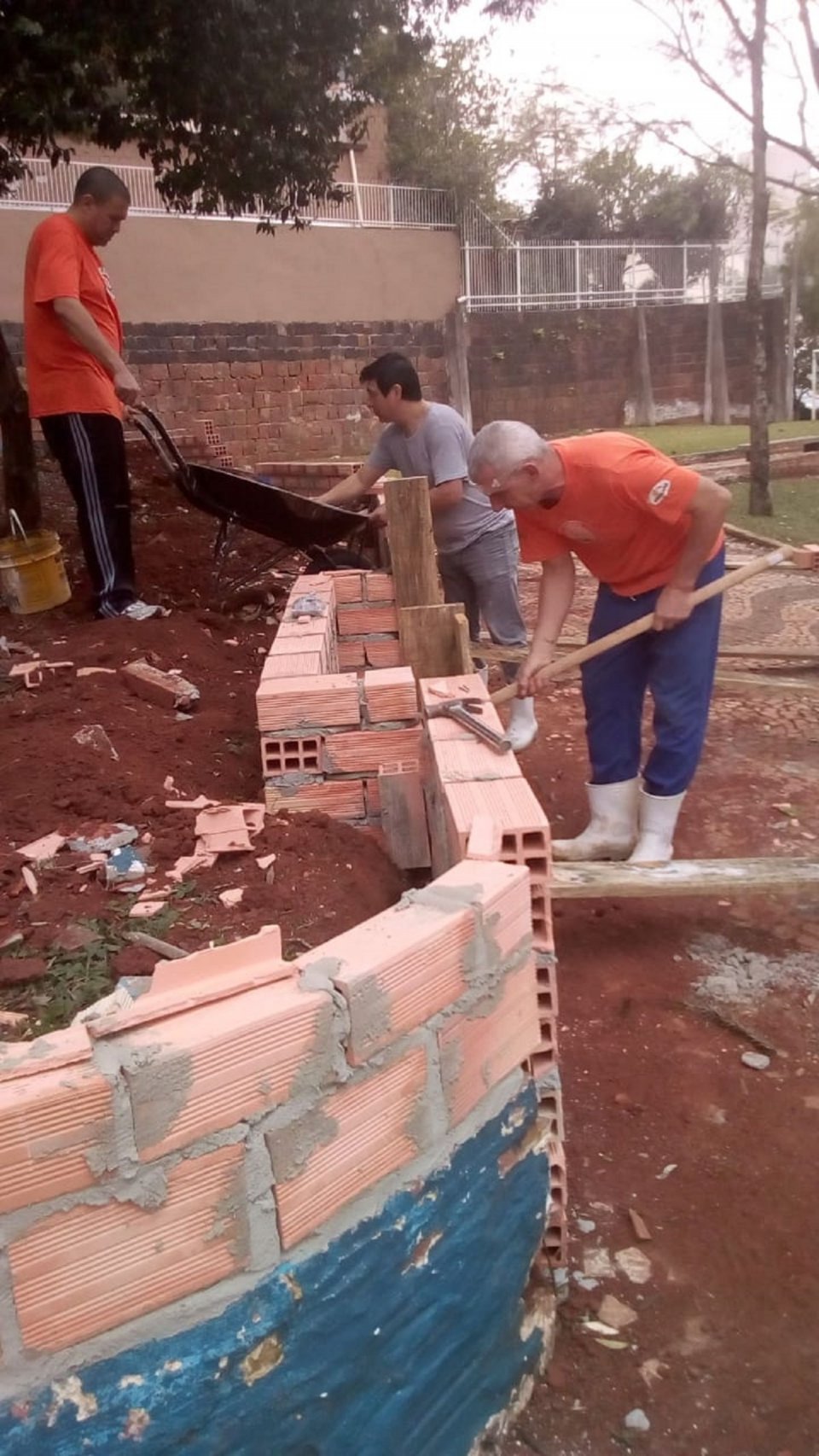 Voluntários Amigo Energia dão continuidade em ações de revitalização em Praça de Chapecó (SC)